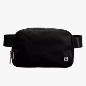 LULULEMON Everywhere Belt Bag New with tags